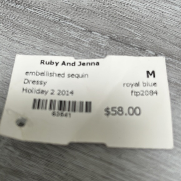 Women’s sequin skirt / never worn / still has tags / ruby & Jenna - Picture 2 of 2